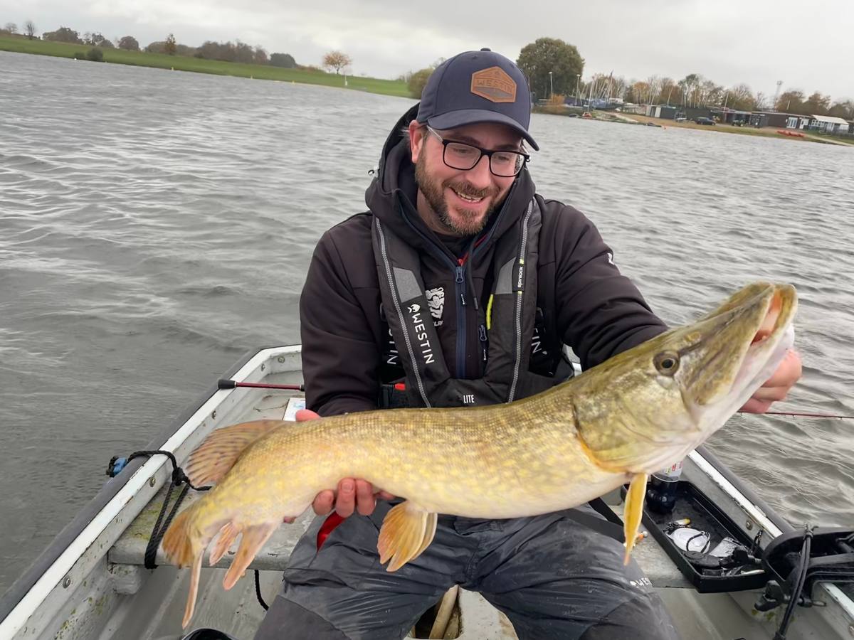 Thom hunt lure fishing 